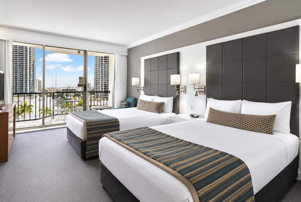 Bed, Balcony/Terrace, Bedroom, City view