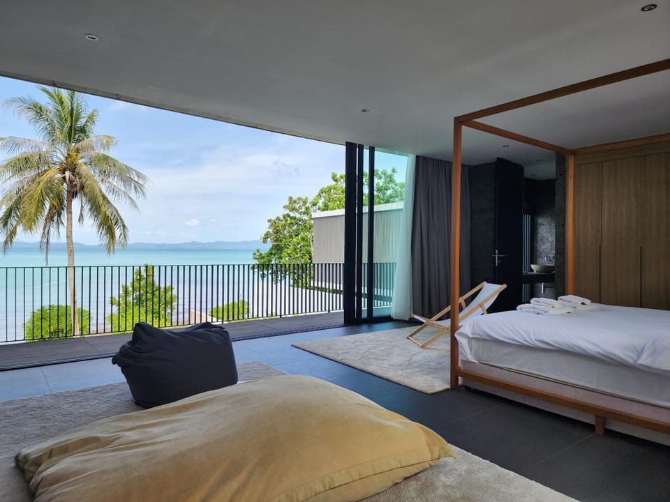 Bed, View (from property/room), Photo of the whole room, Beach, Bedroom, Sea view, Sea view