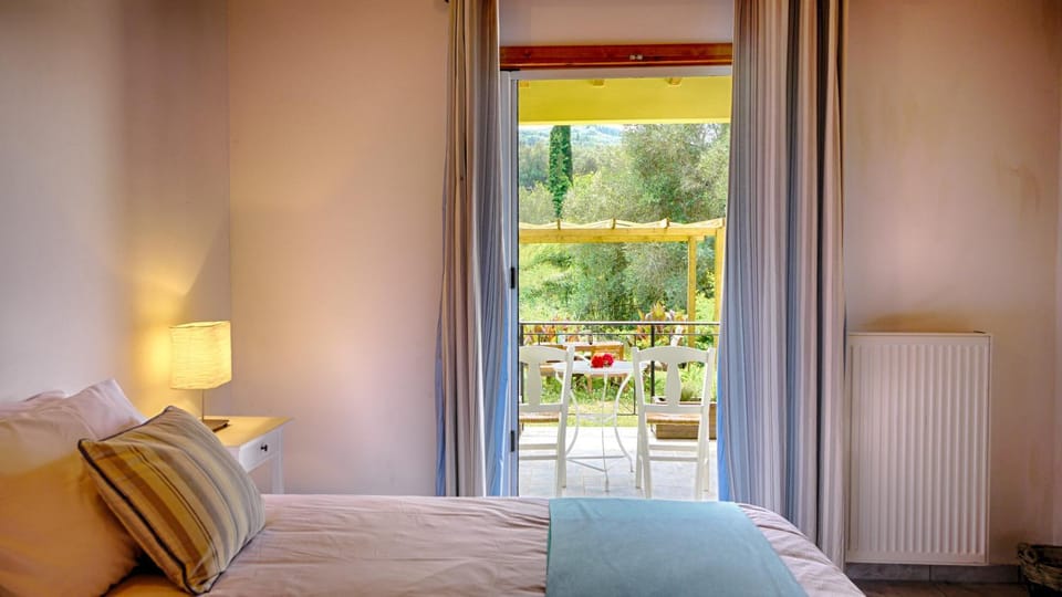 Bed, Garden, View (from property/room), Balcony/Terrace, Bedroom, Garden view