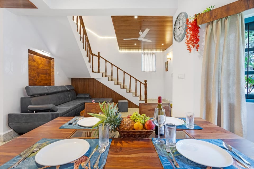 Seating area, Dining area