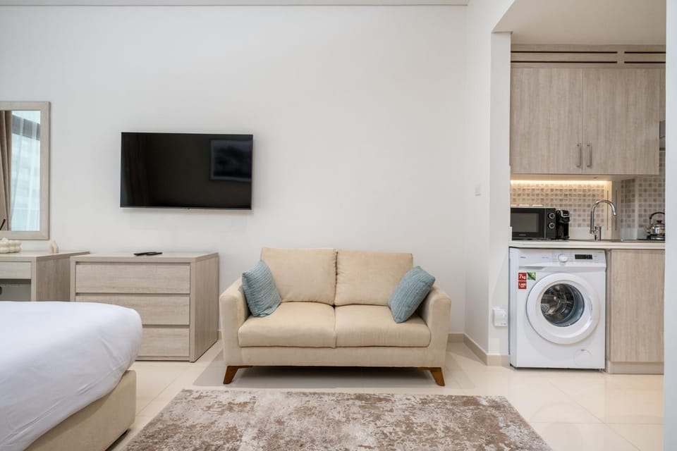 Communal lounge/ TV room, TV and multimedia, washing machine