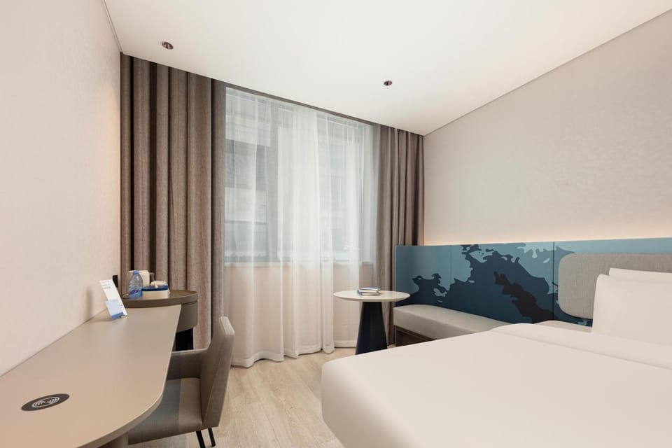 Atour Hotel Wuhan Hubei University Xudong Hotel in Wuhan