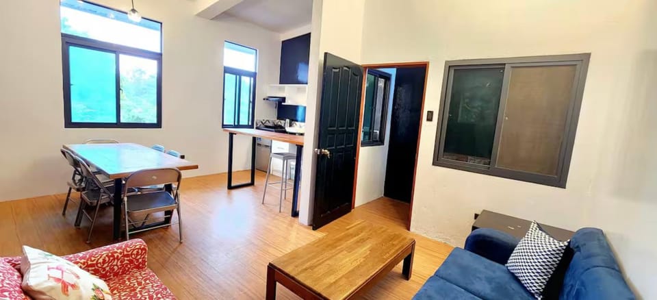 Kitchen or kitchenette, Living room, Seating area, Dining area