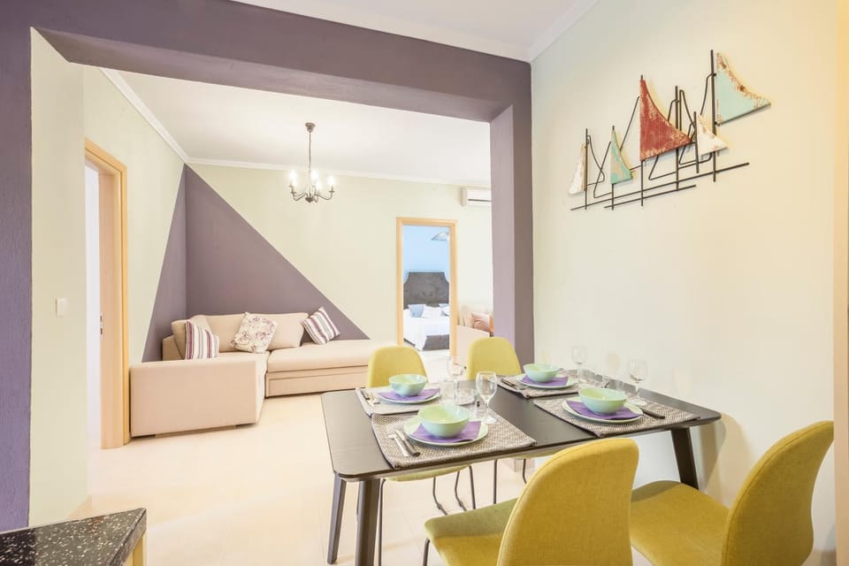 Living room, Seating area, Dining area