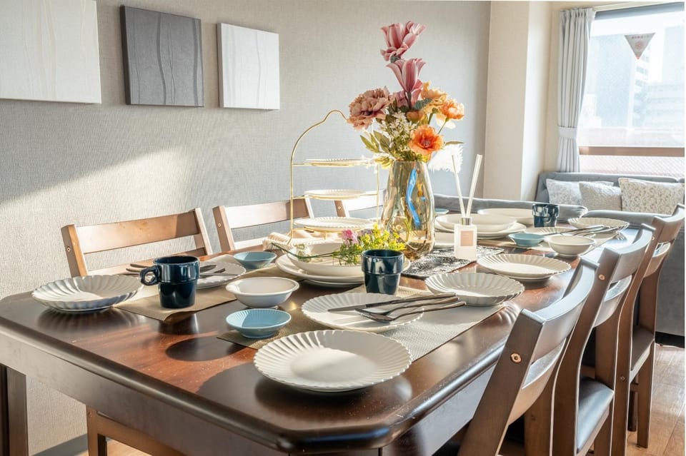 Food and drinks, Dining area, Food