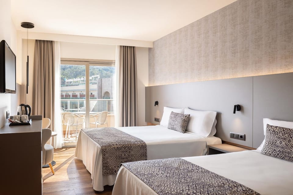 Bed, Photo of the whole room, Bedroom, Area and facilities