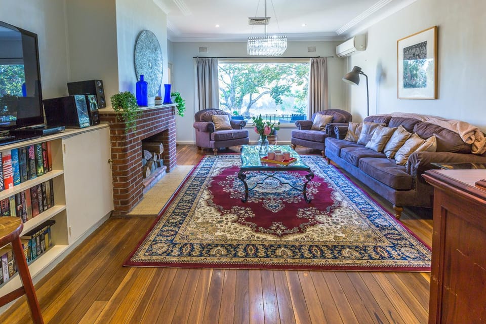 Waterfront Luxury Resort Manor Number One Penrith House in Penrith