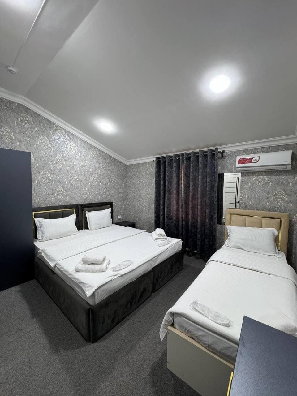 Bed, Photo of the whole room, Bedroom, towels, air conditioner