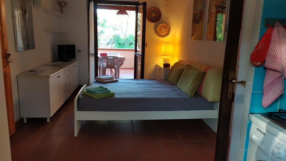 Bed, Seating area