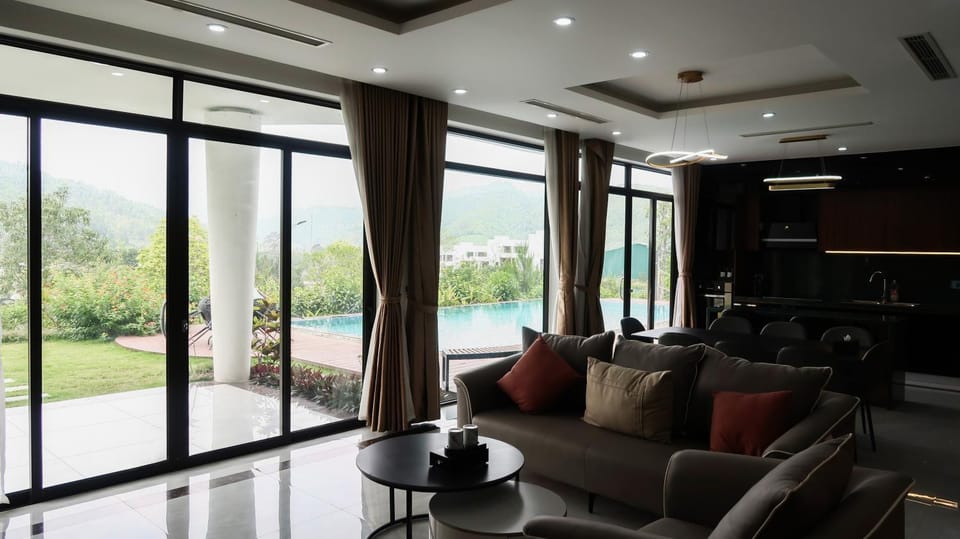 3BR Lake View Ivory Hoa Binh Villa Villa in Vietnam