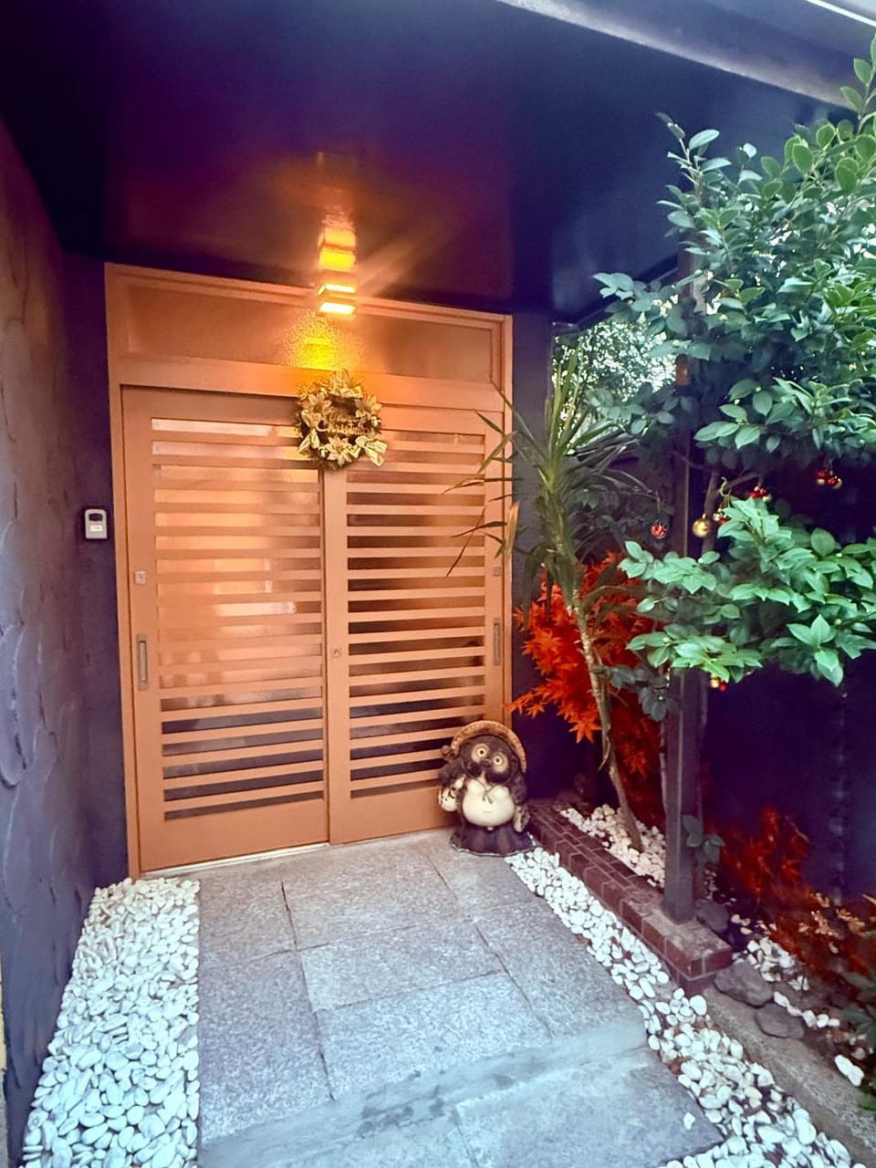 Pine Leaf lnn 楓の宿 2号館 House in Osaka