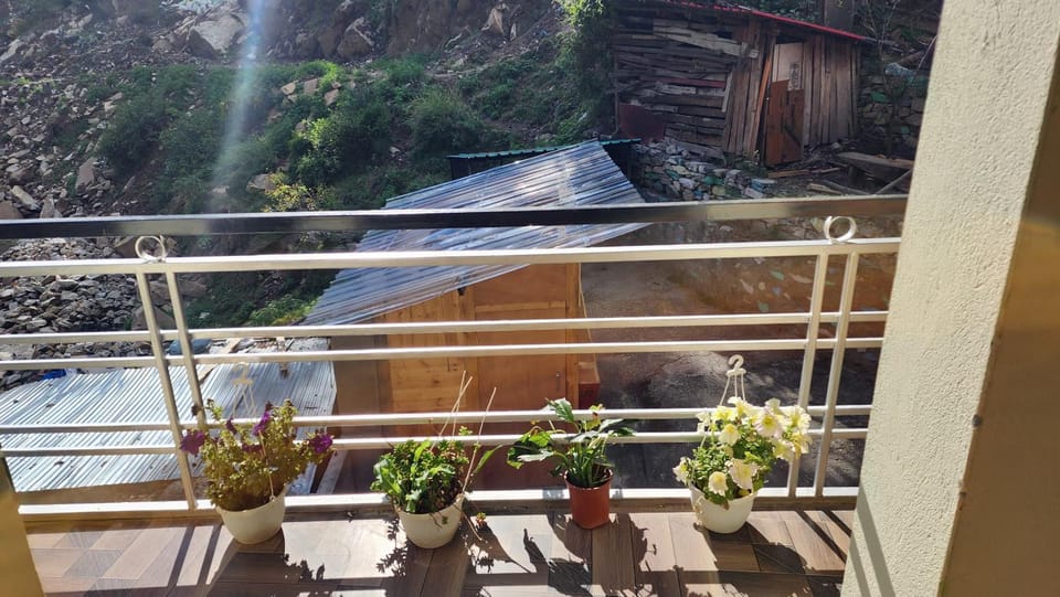 The Divine Connection Cafe & Stays Bed and Breakfast in Himachal Pradesh
