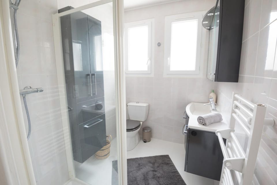 Shower, Toilet, Bathroom