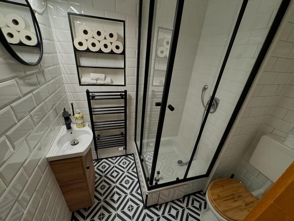 Bathroom, Living room