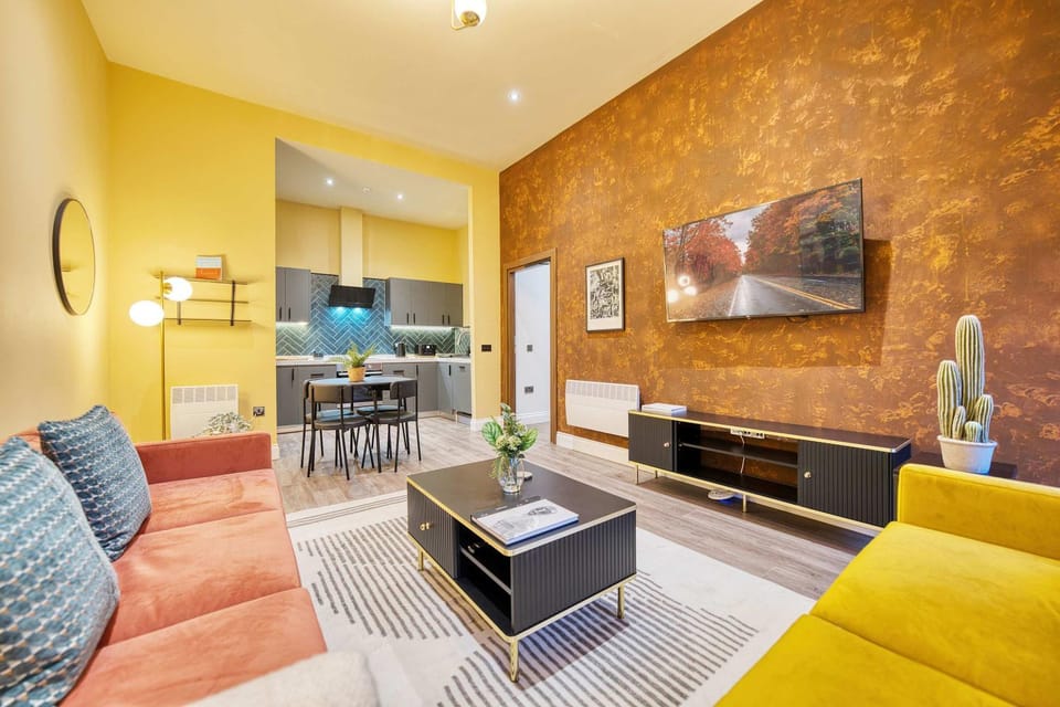 Communal lounge/ TV room, Living room, Seating area