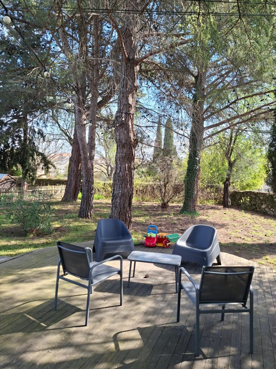 Appartement avec grand jardin et parking, Uzès Apartment in Uzes