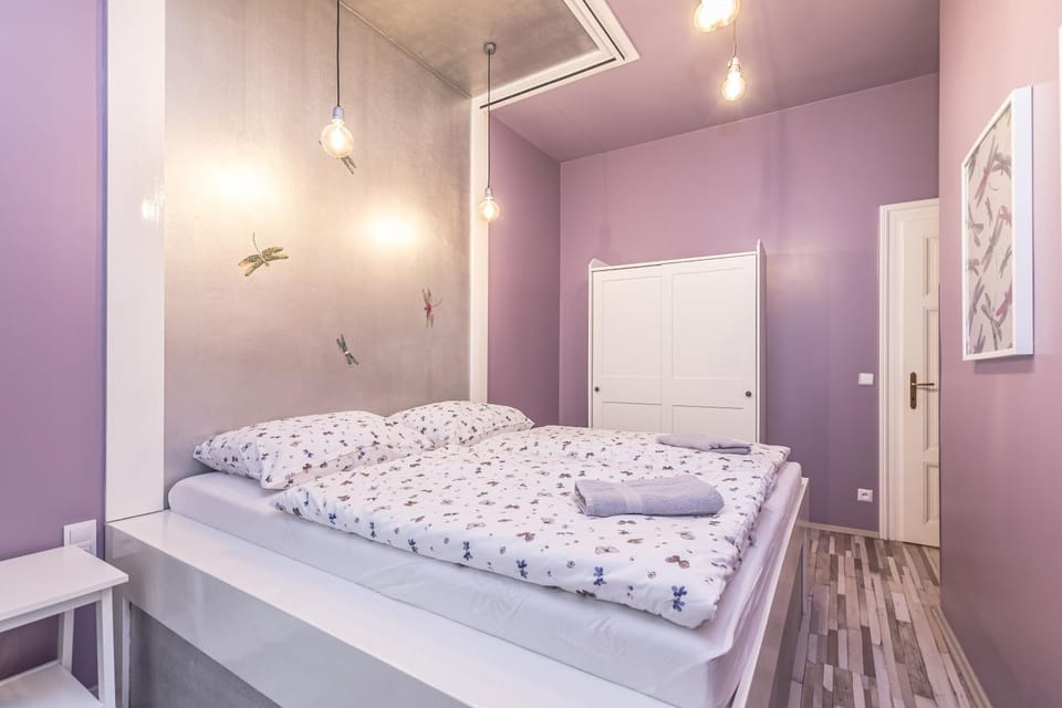 Bed, Bedroom