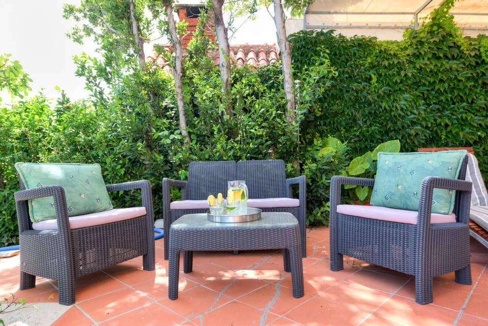 Patio, Balcony/Terrace, Seating area