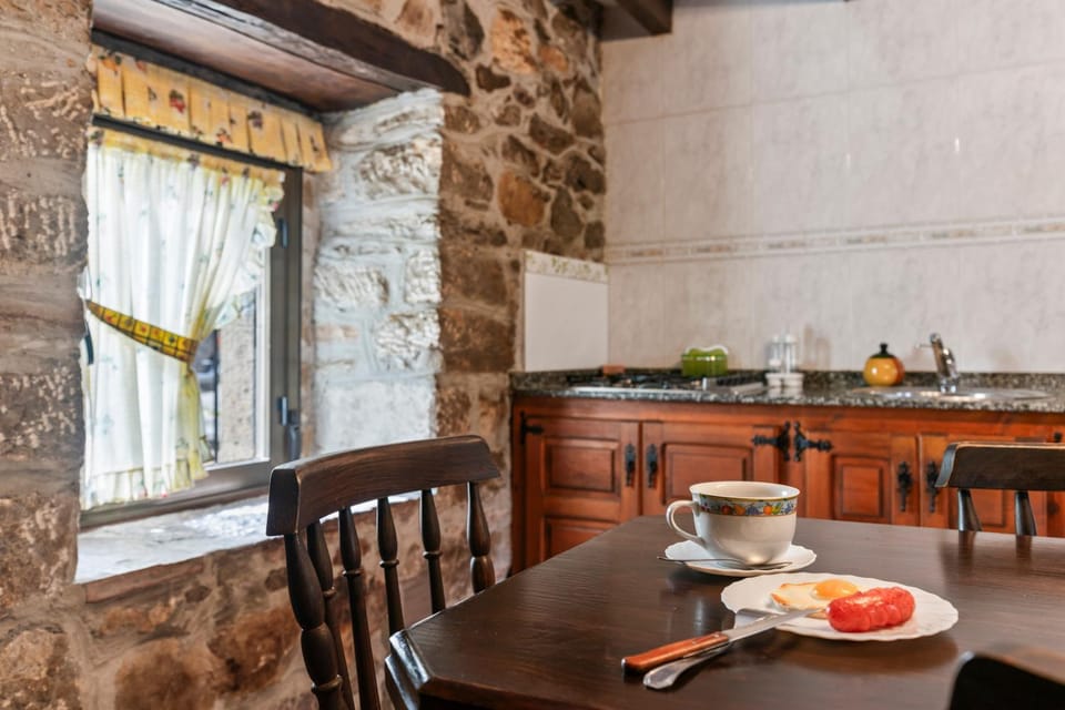 Property building, Kitchen or kitchenette, Living room