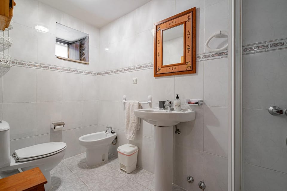 Bathroom, Living room