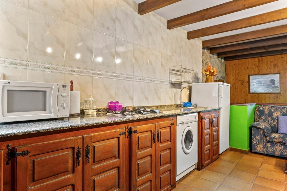 Kitchen or kitchenette, Living room