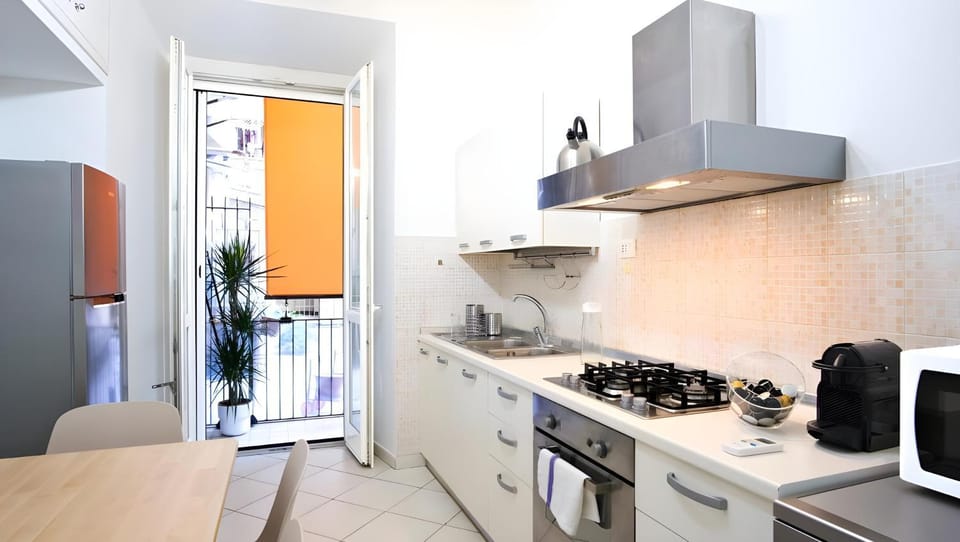 Kitchen or kitchenette, Dining area, dishwasher, minibar, oven, pet friendly, stove, toaster