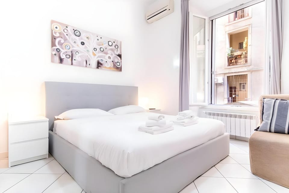 Bed, Living room, Photo of the whole room, Seating area, Bedroom, internet, towels, air conditioner