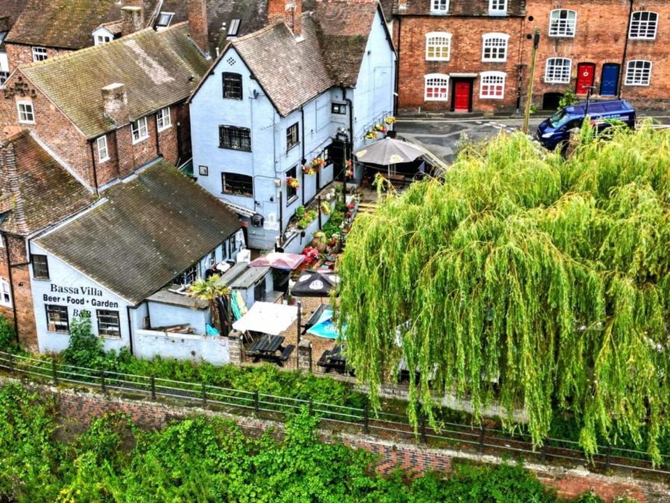 Bassa Villa Inn in England