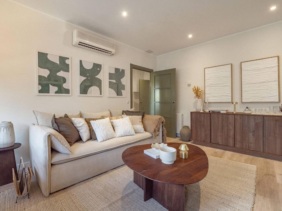 Communal lounge/ TV room, Living room
