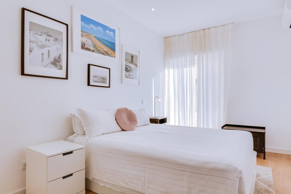 Bed, Bedroom, air conditioner