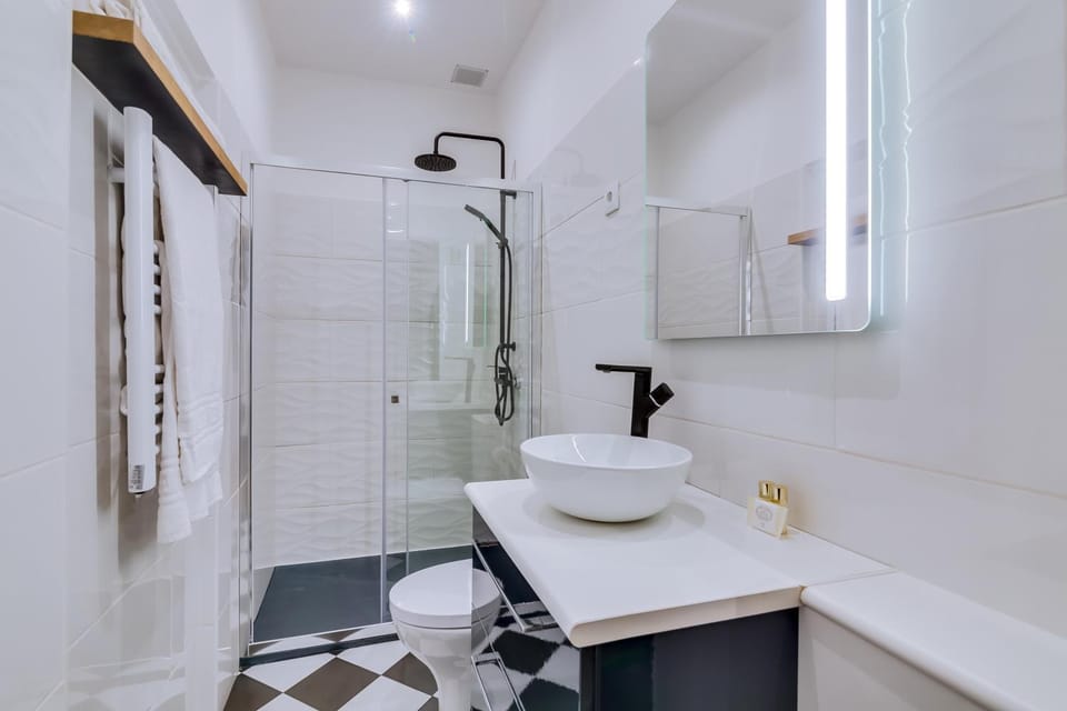 Shower, Bathroom