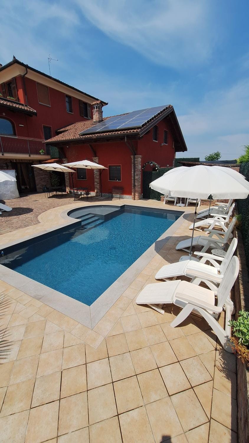 Property building, Swimming pool