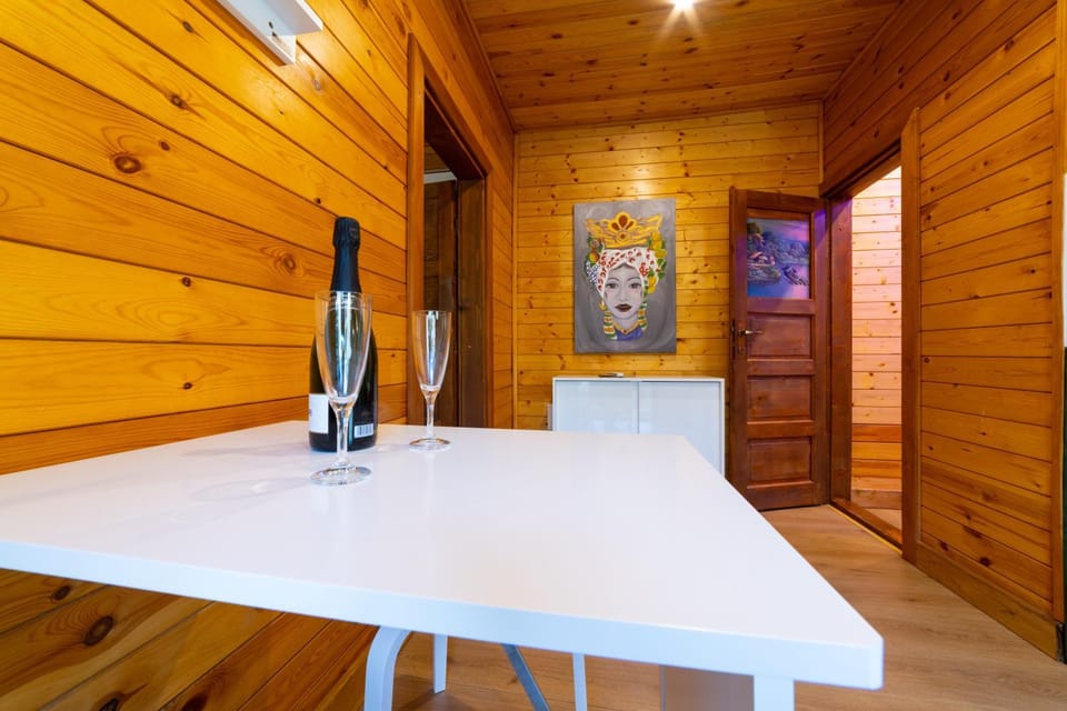 Dining area, Drinks