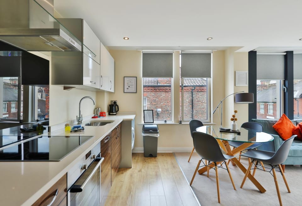 Aspire - 2 bed, parking, 3 minute walk to minster Apartment in York