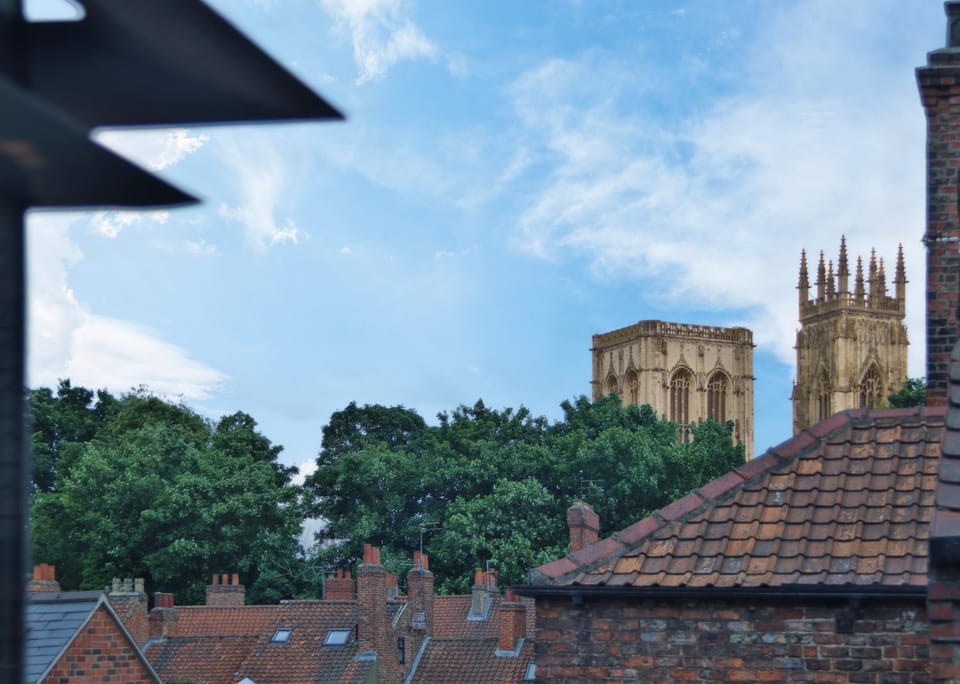 Aspire - 2 bed, parking, 3 minute walk to minster Apartment in York