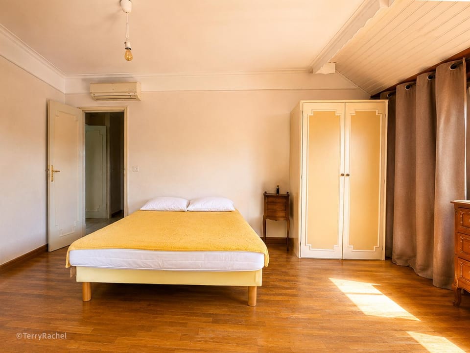 Bed, Bedroom, wardrobe