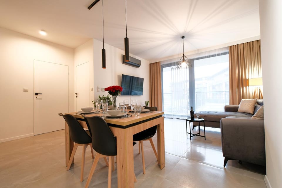 Living room, Seating area, Dining area, air conditioner