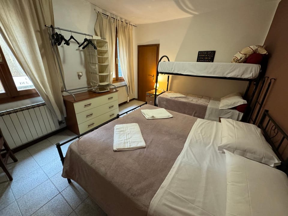 Photo of the whole room, Bedroom, towels