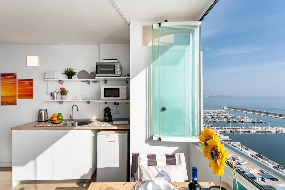 Kitchen or kitchenette, Dining area, Sea view, stove