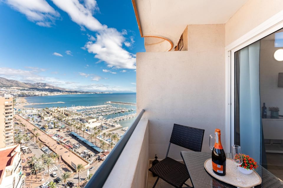 Day, Natural landscape, Bird's eye view, View (from property/room), Balcony/Terrace, Dining area, City view, Mountain view, Sea view
