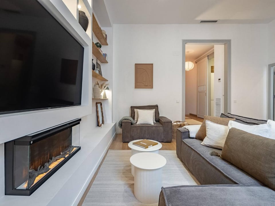Communal lounge/ TV room, Living room