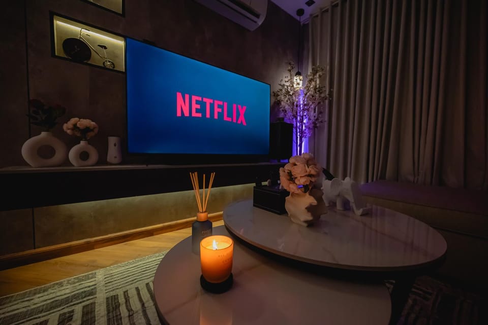 Big Modern 2BR, 65" 4K TV, Near BLVD Apartment in Riyadh