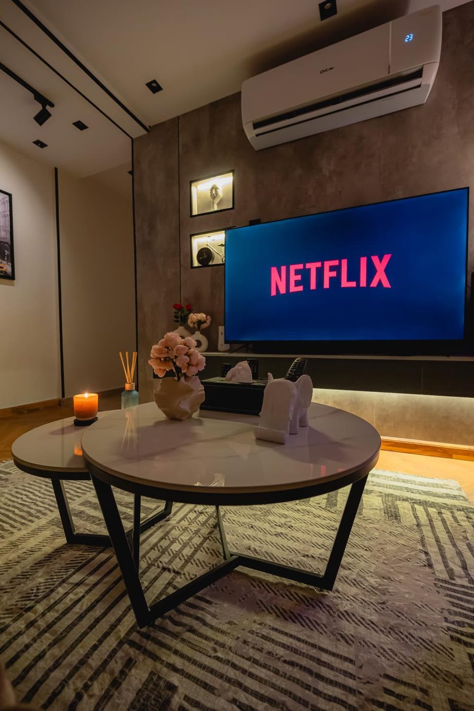 Big Modern 2BR, 65" 4K TV, Near BLVD Apartment in Riyadh