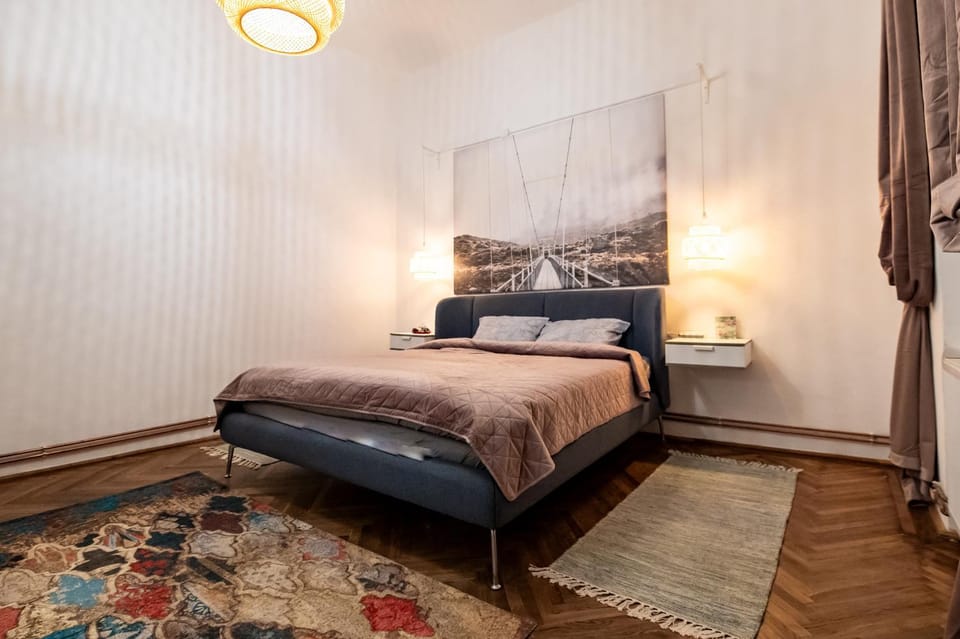 Bed, Photo of the whole room