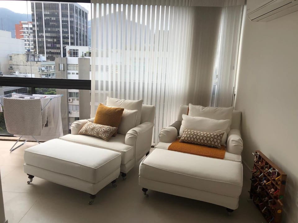IP6001 - Ocean Flat Residence Service - Ipanema Apartment in Rio de Janeiro