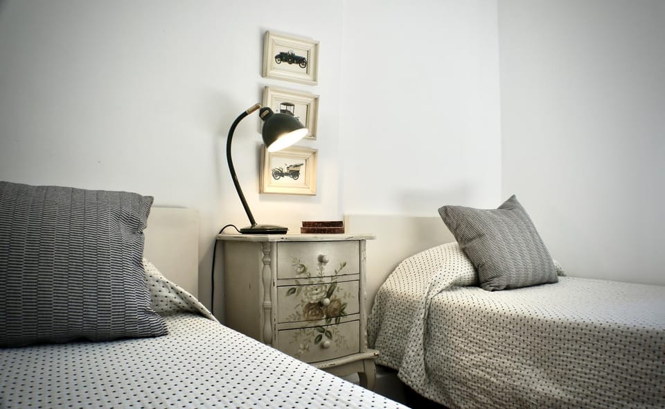 Bed, Photo of the whole room
