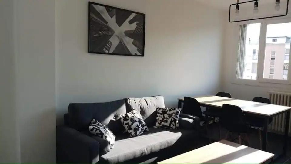One bedroom in a shared appartement with mountain view Apartment in Grenoble