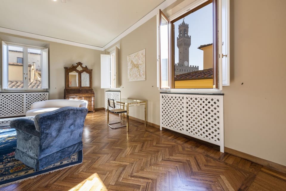 Living room, Photo of the whole room, Seating area, City view