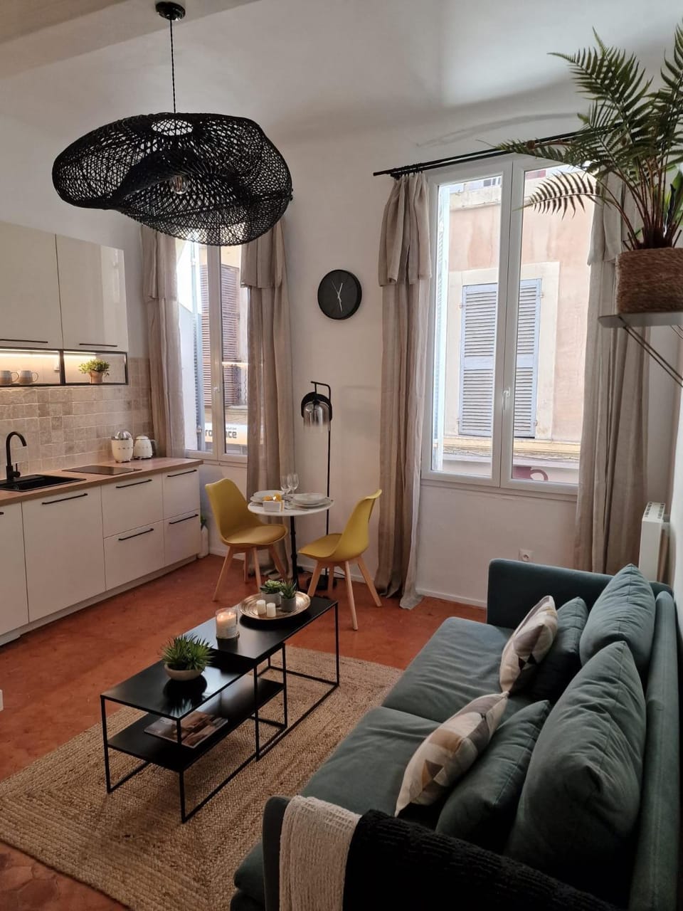Kitchen or kitchenette, Living room, Seating area