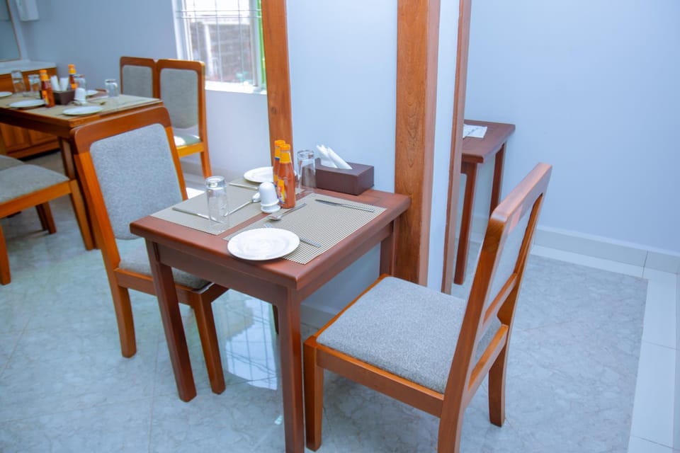 Restaurant/places to eat, Dining area